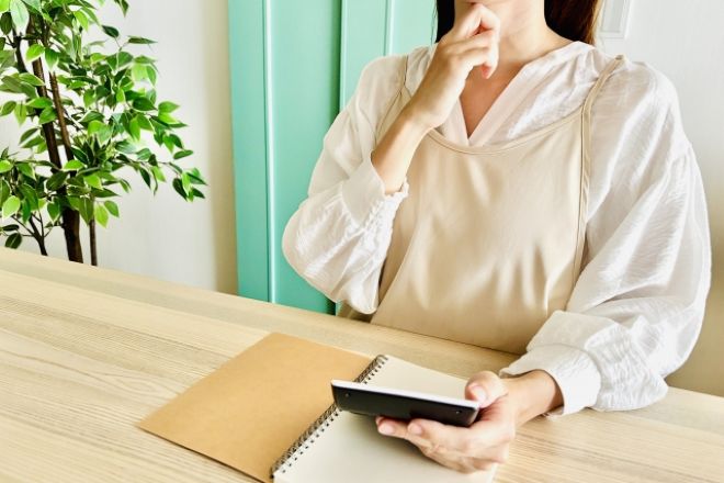 「給料が下がった」は本当？パチンコ通いを疑う妻|30代女性からの調査相談。